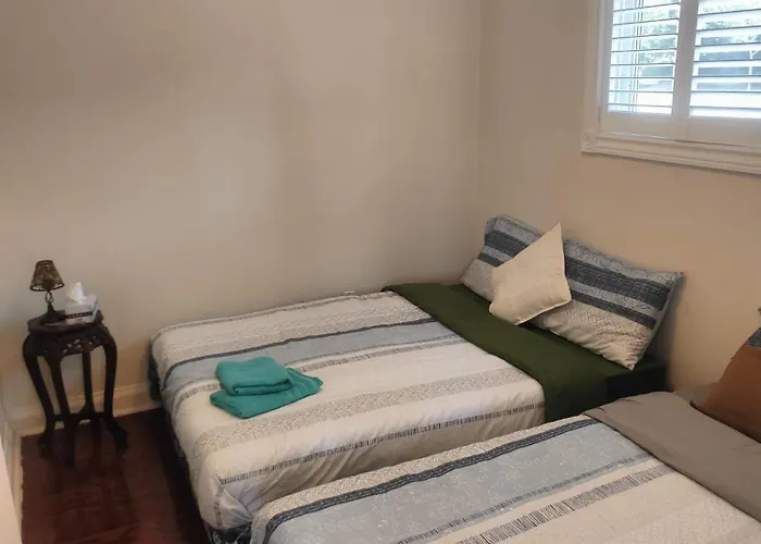 Central Toronto Economical Stay-Stress Free Checkin